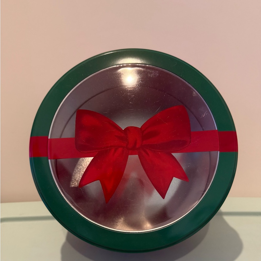 Super Cute Holiday Tin with Colorful Bows- NWT